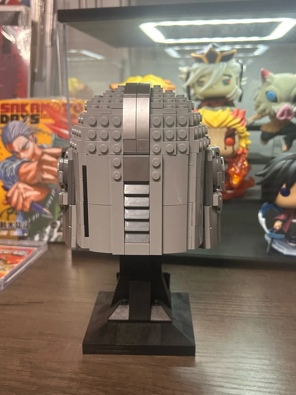 Lego Mandalorian Helmet - Gray and Black - Picture 3 of 4